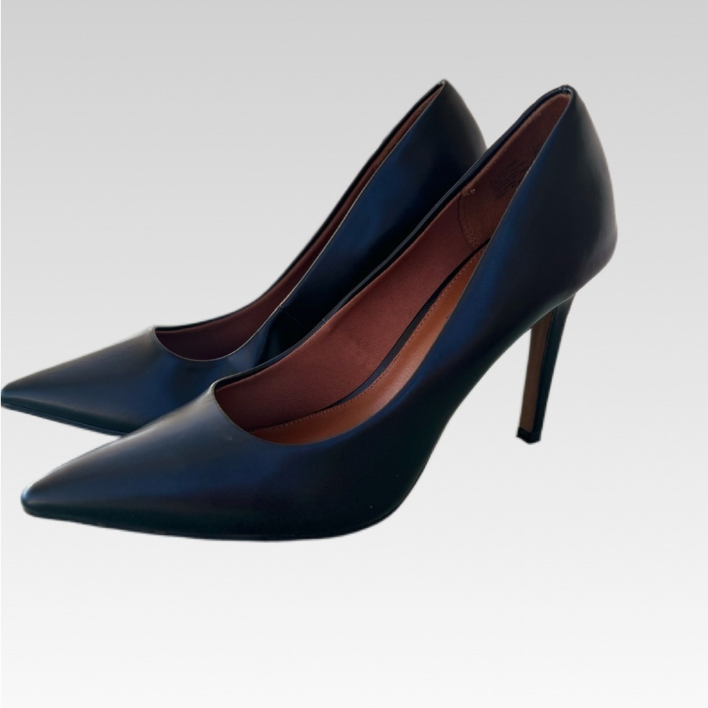 Christian Siriano Classic Black Heels size 9